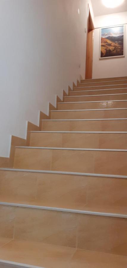 Kelk Loznati Apartment Bagian luar foto