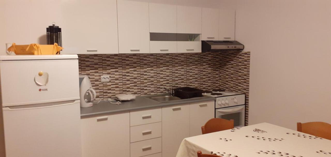 Kelk Loznati Apartment Bagian luar foto